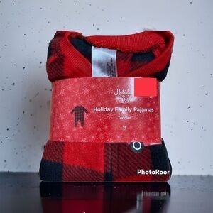 Buffalo Plaid Holiday Family Pajamas NWT 2T Sleeper Footless Kids Toddler Red